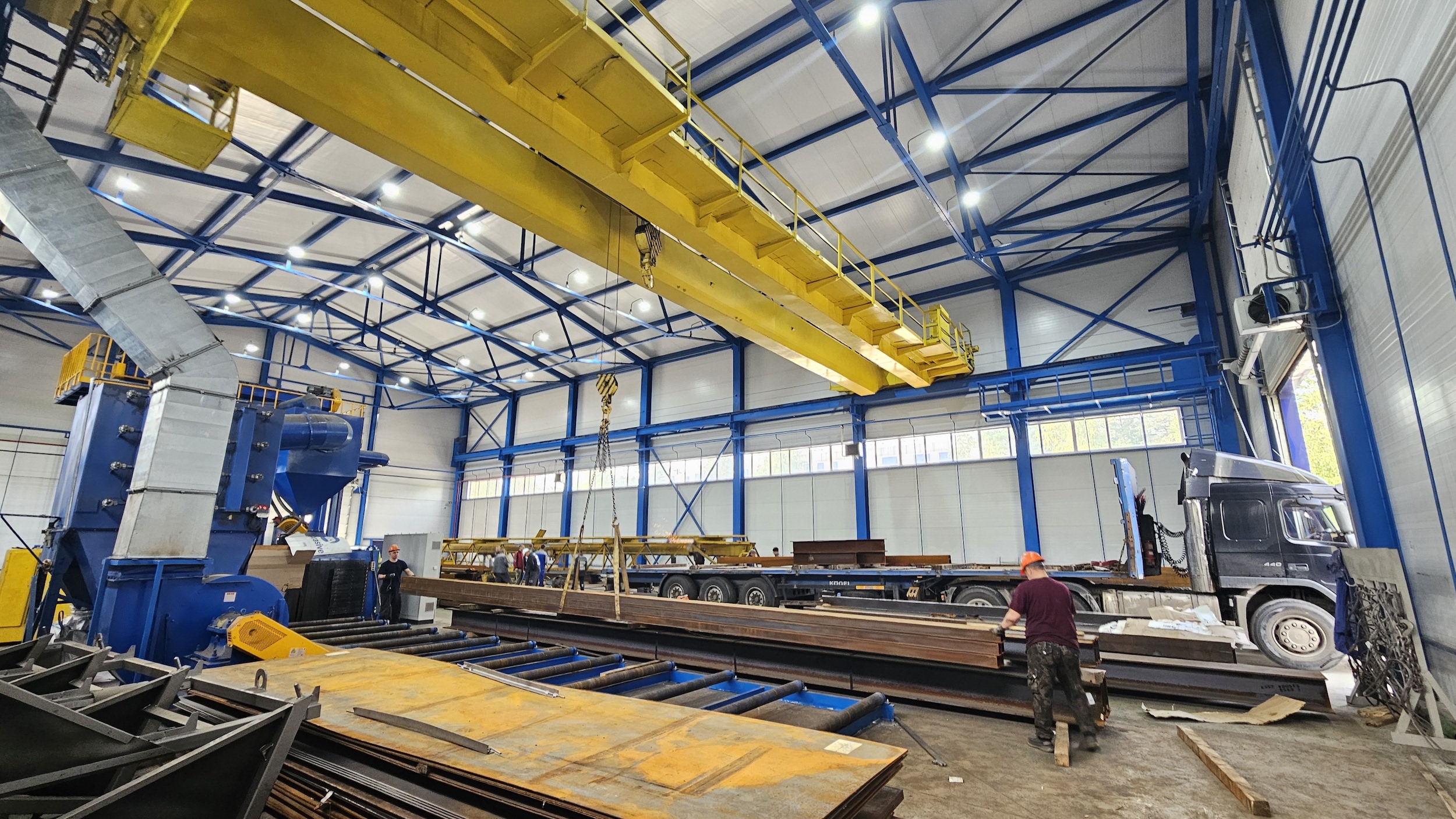 Погрузка металлопроката для обработки